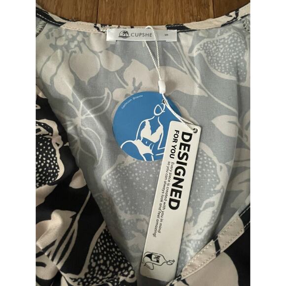 NWT Cupshe Sleeveless Tie‎ Waist Ruffle V Neck Floral Print Dress Size Small - Picture 4 of 6